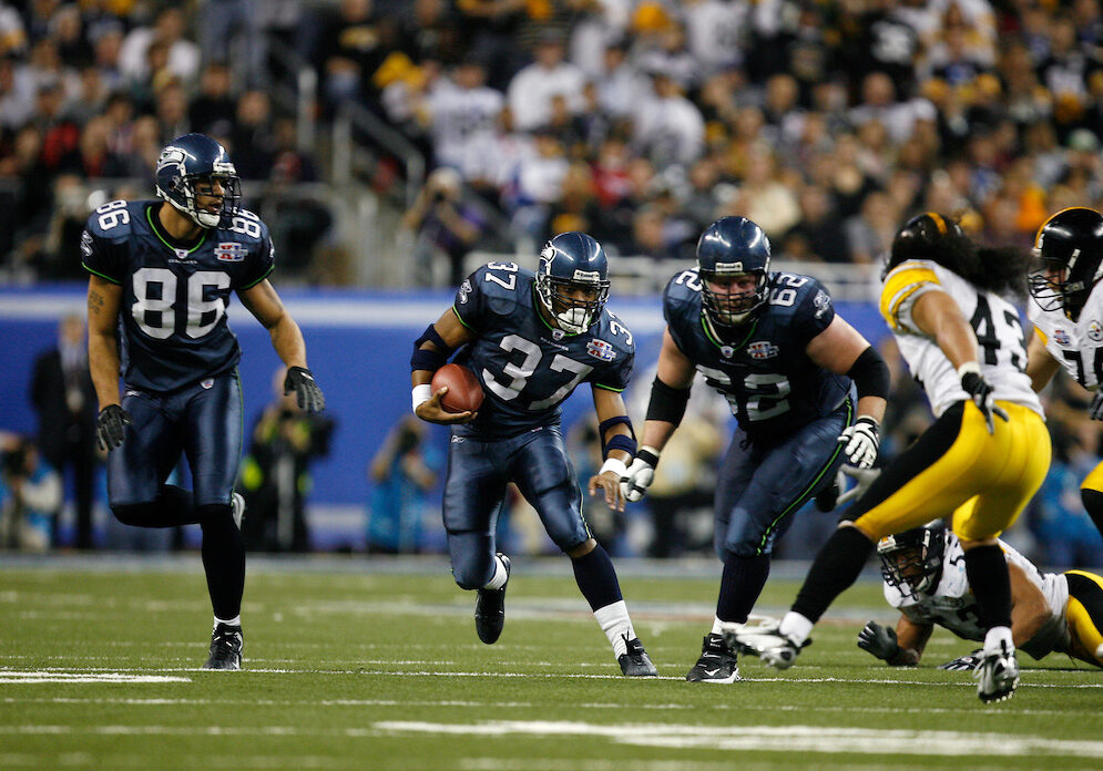 DETROT, MICHIGAN - FEBRUARY 5, 2006:
Shaun Alexander of the Seattle Seahawks during Super Bowl XL played between the Pittsburgh Steelers and The Seattle Seahawks at Ford Field in Detroit, Michigan. The Steelers defeated the Seahawks by a score of 21 to 10. ( Photo By : Rob Tringali ) *** Local Caption *** Shaun Alexander